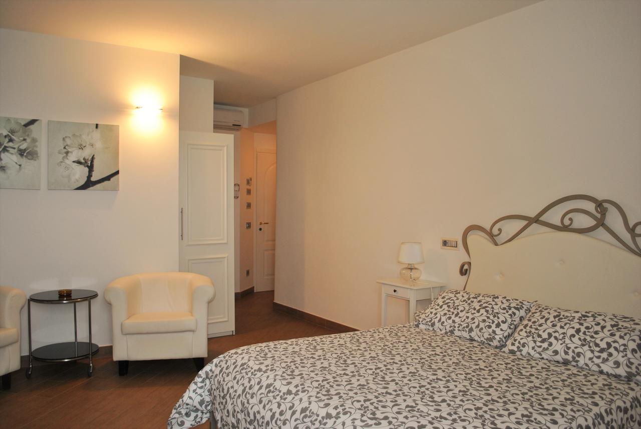 Hotel Residence Baiadelsole Laigueglia Exterior foto